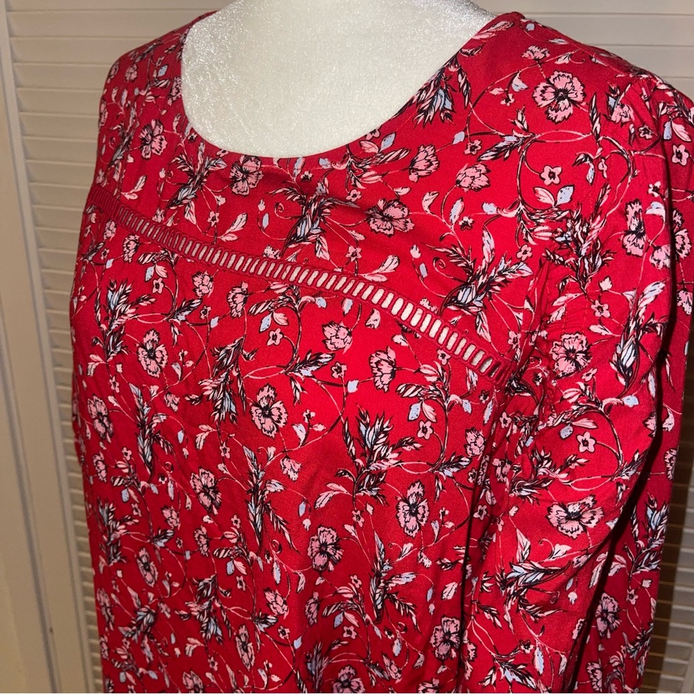 Red floral top